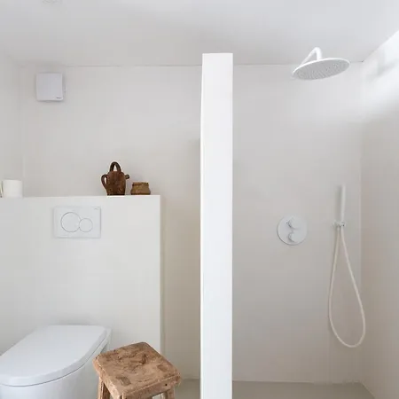 Pyla: Creative 200 M From The *