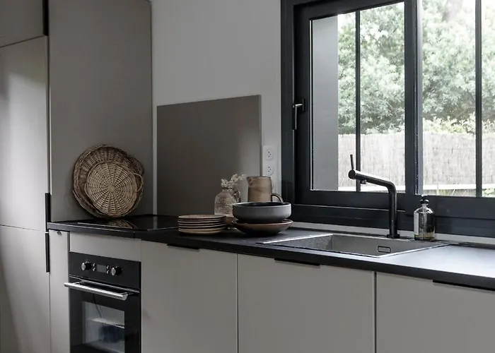 Pyla: Creative 200 M From The *